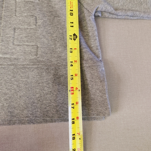 Nike Versa Crew Embossed Cropped Sweatshirt Activewear Oversized Loungewear Gym - Picture 10 of 13